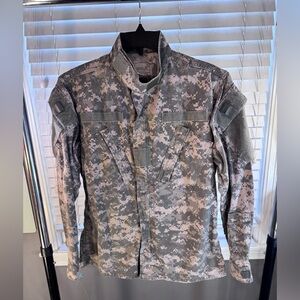 Authentic US Army ACU Digital Camo Combat Uniform Jacket - Small Regular